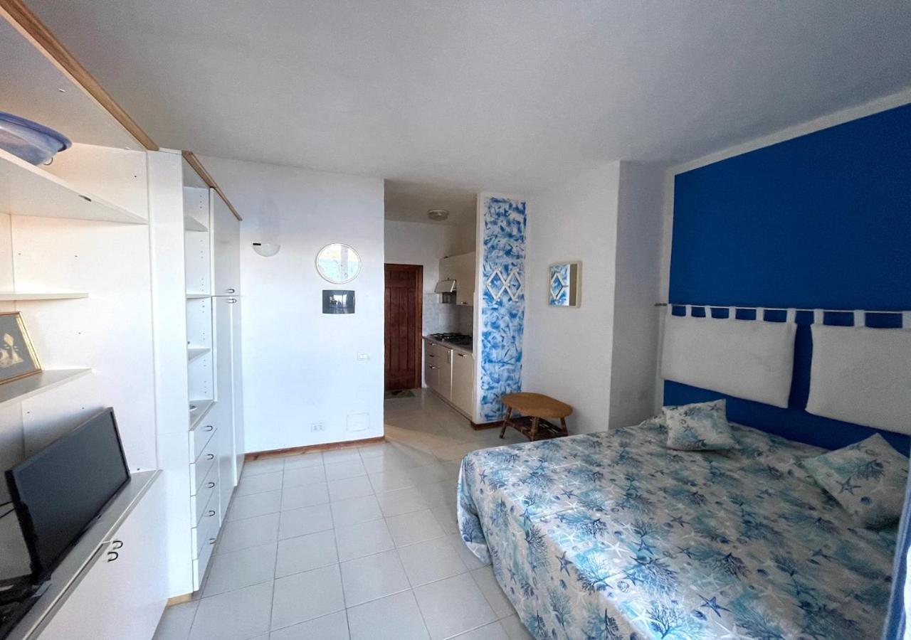 San Teodoro Punta Est Delizioso Monolocale Vista Mare Lejlighed Eksteriør billede